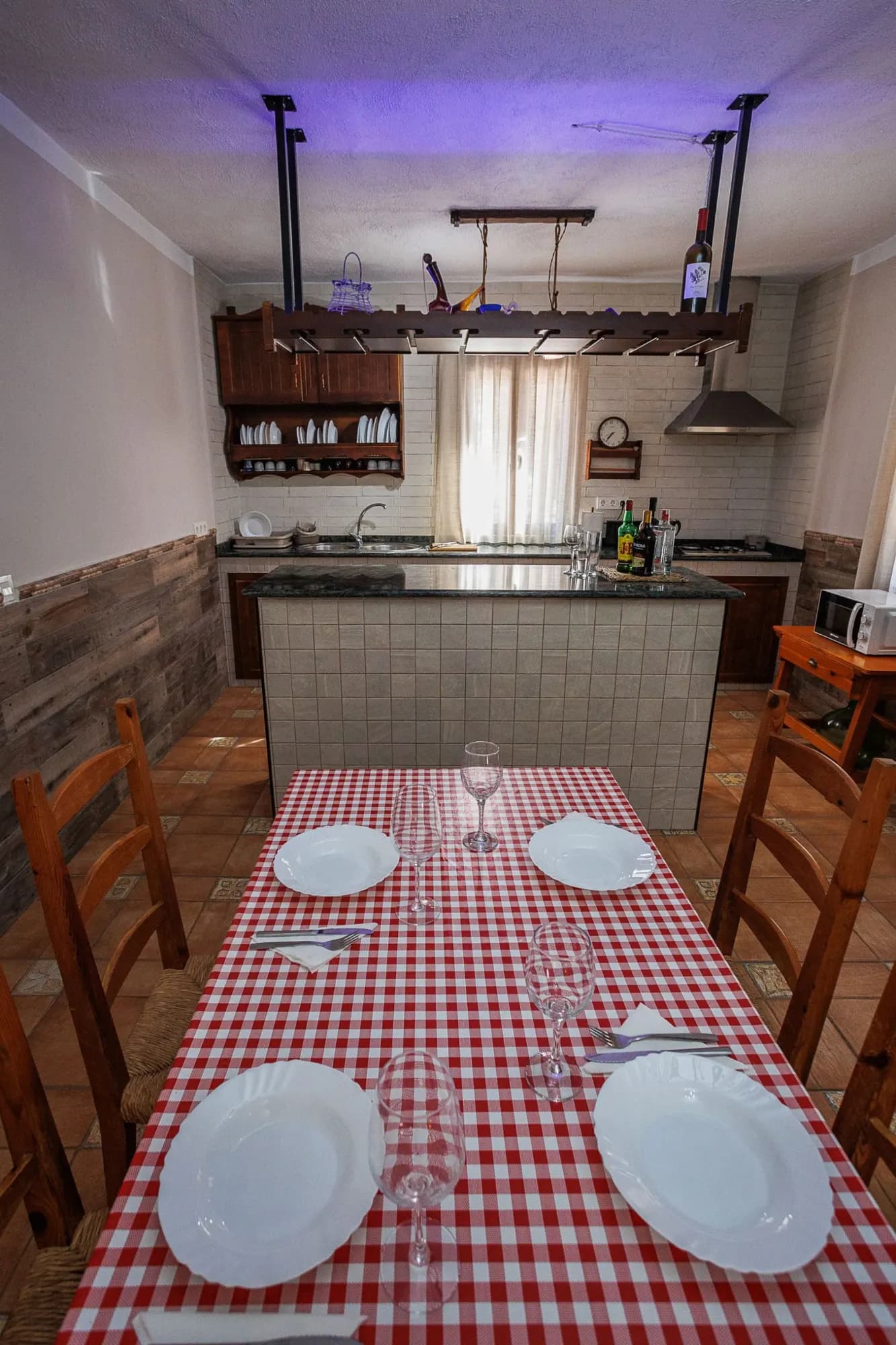 Mesa del comedor puesta